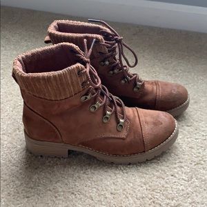 Universal Thread Ankle Boots, size 7